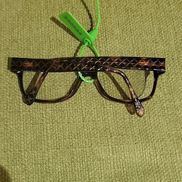 Chanel - Picture 8 of 9